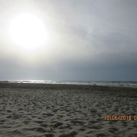 Les Cigales Hotell Vic-la-Gardiole Exteriör bild